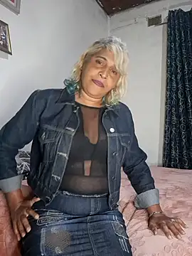 Snapshot of Goodgirlsue_77 chatting on July 4, 2:56 pm Goodgirlsue 77 online show from July 4, 2:56 pm