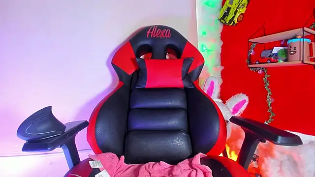 LilOwen  online show from April 16, 9:39 pm