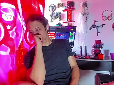 Snapshot of LilOwen_ chatting on June 11, 9:02 pm LilOwen online show from June 11, 9:02 pm