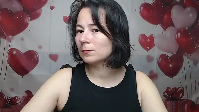 Snapshot of MarieSho chatting on May 21, 6:42 am MarieSho online show from May 21, 6:42 am