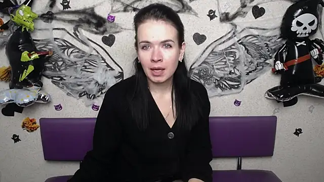 Snapshot of JasmineKouch chatting on October 18, 5:35 pm JasmineKouch online show from October 18, 5:35 pm