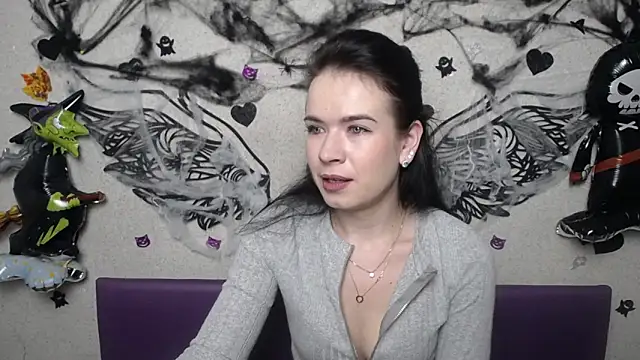 Snapshot of JasmineKouch chatting on November 9, 6:23 am JasmineKouch online show from November 9, 6:23 am