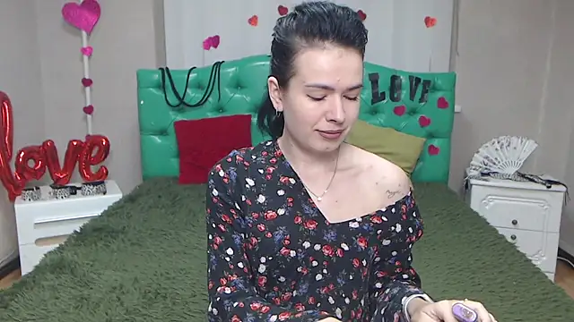 Snapshot of JasmineKouch chatting on November 25, 6:13 am JasmineKouch online show from November 25, 6:13 am