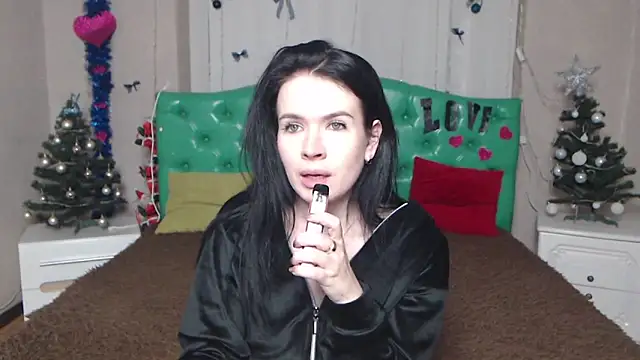Snapshot of JasmineKouch chatting on January 13, 6:24 pm JasmineKouch online show from January 13, 6:24 pm