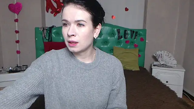 Snapshot of JasmineKouch chatting on January 19, 6:17 am JasmineKouch online show from January 19, 6:17 am