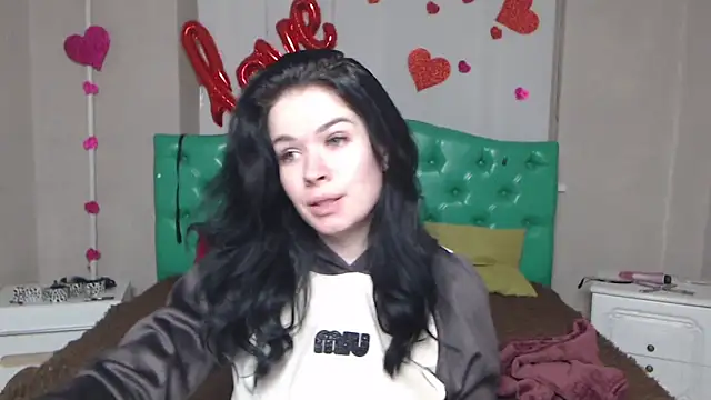 Snapshot of JasmineKouch chatting on February 13, 6:15 pm JasmineKouch online show from February 13, 6:15 pm