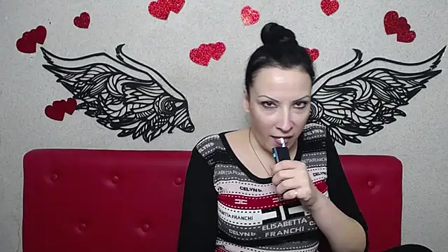 Snapshot of ElizabethSho chatting on March 6, 9:42 pm ElizabethSho online show from March 6, 9:42 pm