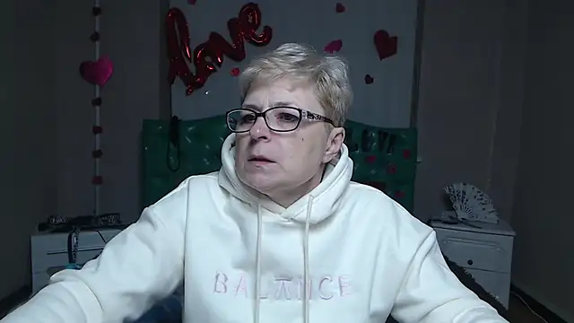 EmiliaGree online show from February 4, 6:25 pm