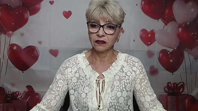 Snapshot of EllaBonito chatting on May 24, 5:45 am EllaBonito online show from May 24, 5:45 am