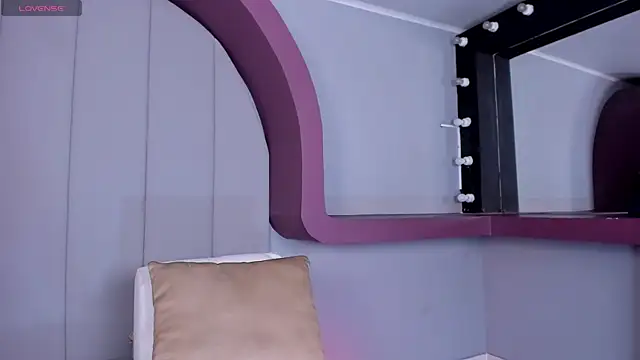 Snapshot of celestelewis chatting on October 4, 7:34 pm celestelewis online show from October 4, 7:34 pm