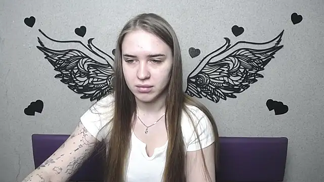 Snapshot of LauraHlot chatting on April 26, 5:54 pm LauraHlot online show from April 26, 5:54 pm