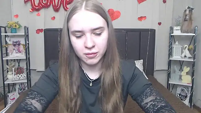 Snapshot of LauraHlot chatting on May 16, 5:34 pm LauraHlot online show from May 16, 5:34 pm