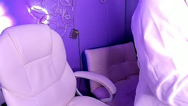 Camiila Osorio online show from December 22, 7:33 pm