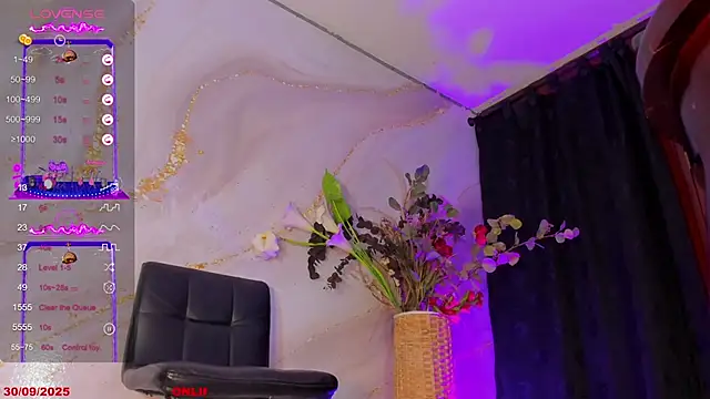 Snapshot of Karla-Ebony chatting on September 30, 2:00 pm Karla-Ebony online show from September 30, 2:00 pm