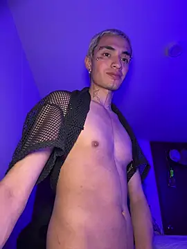Snapshot of jackfrost_18 chatting on July 7, 6:47 am jackfrost 18 online show from July 7, 6:47 am