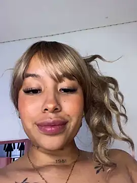 MarieLeon online show from March 22, 11:09 pm