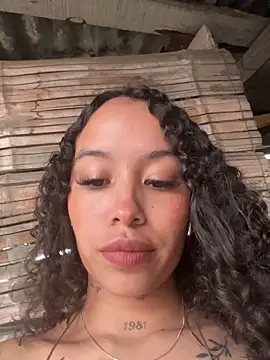 MarieLeon online show from December 18, 9:32 pm