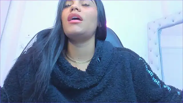 Snapshot of silvana__miller chatting on March 14, 1:27 am silvana miller online show from March 14, 1:27 am