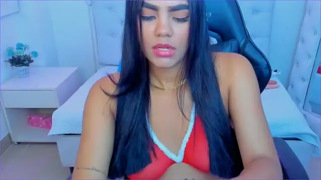 Snapshot of silvana__miller chatting on March 18, 6:59 pm silvana miller online show from March 18, 6:59 pm