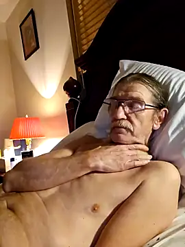 coolbrease10 online show from December 16, 5:27 am