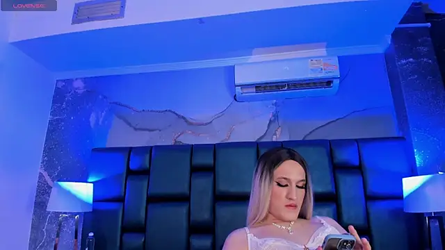 JESSI NAOMI online show from February 4, 7:07 am