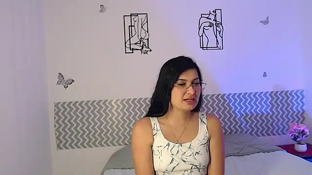 cloehonney online show from September 8, 7:13 pm