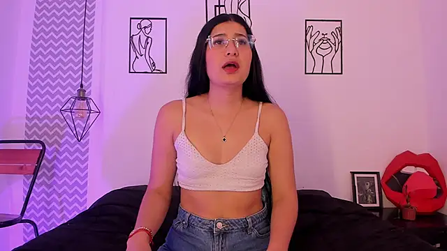 cloehonney online show from September 14, 3:00 pm