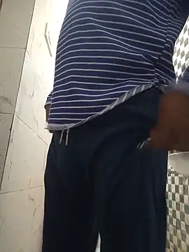 Snapshot of Shubuu__x chatting on February 18, 10:55 am Shubuu x online show from February 18, 10:55 am