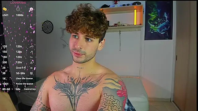 Snapshot of Ares_blue chatting on June 24, 2:05 pm Ares blue online show from June 24, 2:05 pm