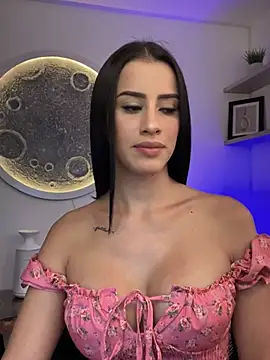 Snapshot of SarahhSmitth1 chatting on February 24, 10:14 pm SarahhSmitth1 online show from February 24, 10:14 pm