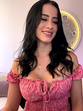 Snapshot of SarahhSmitth1 chatting on January 17, 8:23 pm SarahhSmitth1 online show from January 17, 8:23 pm