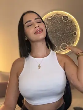 Snapshot of SarahhSmitth1 chatting on February 9, 11:09 pm SarahhSmitth1 online show from February 9, 11:09 pm