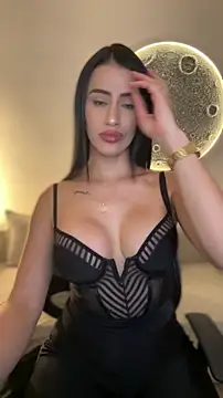 Snapshot of SarahhSmitth1 chatting on February 19, 9:22 pm SarahhSmitth1 online show from February 19, 9:22 pm