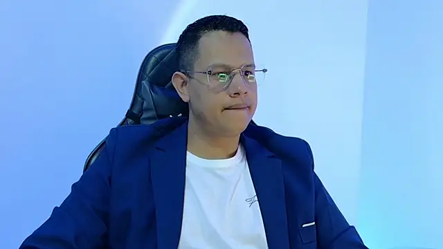 Snapshot of LiamVidal chatting on July 14, 3:51 pm LiamVidal online show from July 14, 3:51 pm