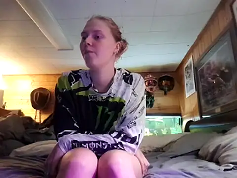 Snapshot of Ryan_and_Aurora chatting on May 14, 1:29 pm Ryan and Aurora online show from May 14, 1:29 pm