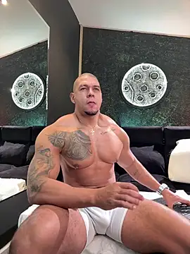 Snapshot of MassimoWalton2 chatting on September 28, 3:39 pm MassimoWalton2 online show from September 28, 3:39 pm