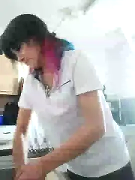 Snapshot of SweetLeila40 chatting on January 4, 11:22 am SweetLeila40 online show from January 4, 11:22 am