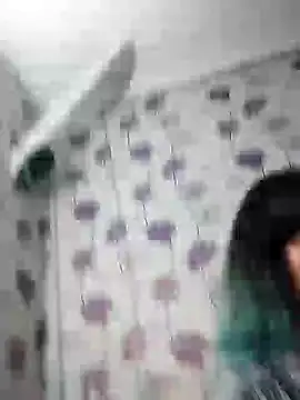 Snapshot of SweetLeila40 chatting on February 13, 9:17 pm SweetLeila40 online show from February 13, 9:17 pm