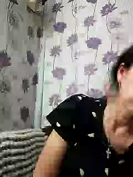 Snapshot of SweetLeila40 chatting on February 20, 8:25 pm SweetLeila40 online show from February 20, 8:25 pm