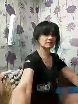 Snapshot of SweetLeila40 chatting on February 22, 3:23 am SweetLeila40 online show from February 22, 3:23 am