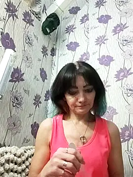 Snapshot of SweetLeila40 chatting on February 24, 1:57 am SweetLeila40 online show from February 24, 1:57 am