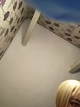 Snapshot of SweetLeila40 chatting on March 7, 10:21 pm SweetLeila40 online show from March 7, 10:21 pm