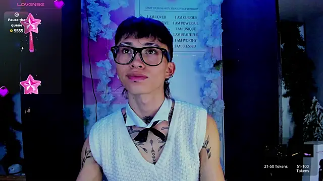 juniior 2311  online show from February 19, 7:27 pm