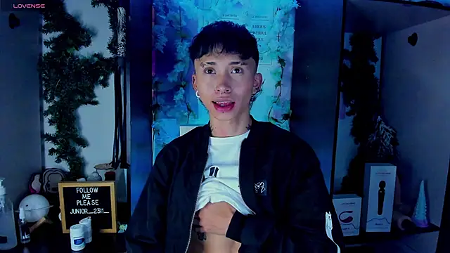 juniior 2311  online show from March 9, 12:21 am