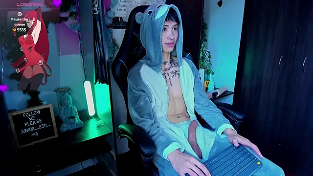 juniior 2311  online show from March 14, 2:30 pm