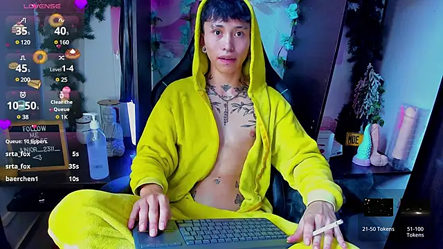 juniior 2311  online show from March 20, 3:04 pm
