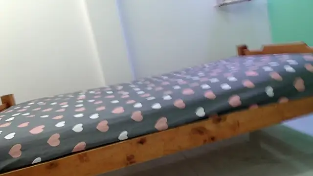 evaleribigtits18 online show from February 2, 1:15 am