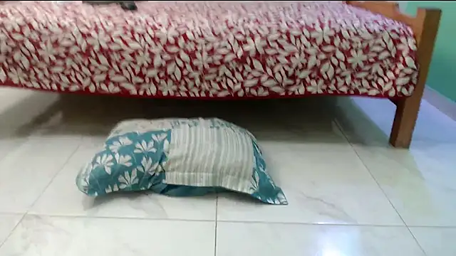 evaleribigtits18 online show from March 6, 2:19 am