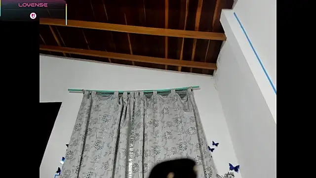 Snapshot of Laila_Laly chatting on April 28, 3:17 pm Laila Laly online show from April 28, 3:17 pm