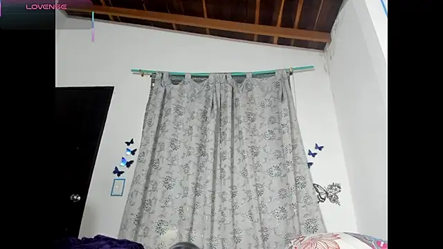 Snapshot of Laila_Laly chatting on May 8, 3:50 pm Laila Laly online show from May 8, 3:50 pm
